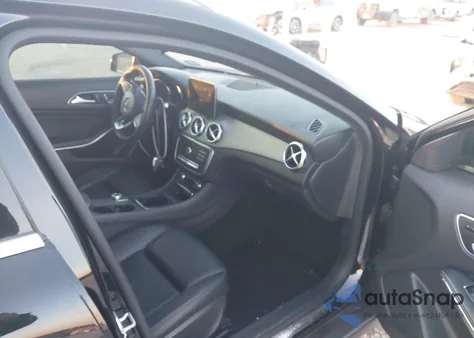 2018 Mercedes-Benz Gla 250 z USA, uszkodzony, nr VIN WDCTG4EB8JJ423750